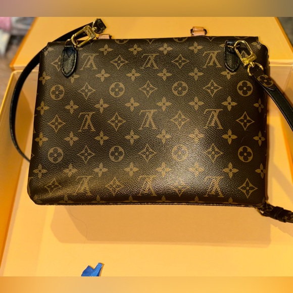 Louis Vuitton purse EXCELLENT CONDITION FULL INCLUSION - Picture 7 of 14
